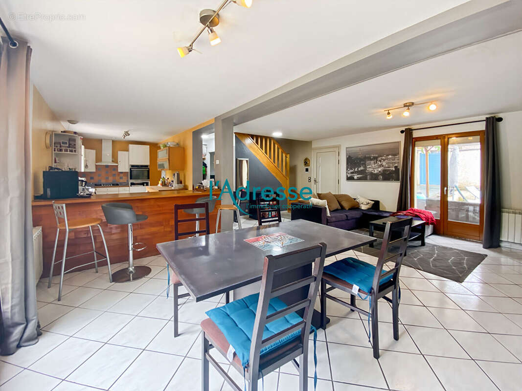 Maison à MONTALET-LE-BOIS