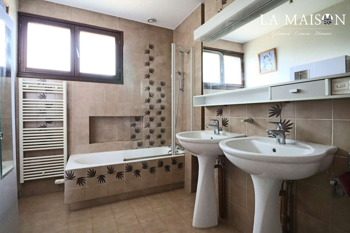 Maison à HAUTEVILLE-LES-DIJON