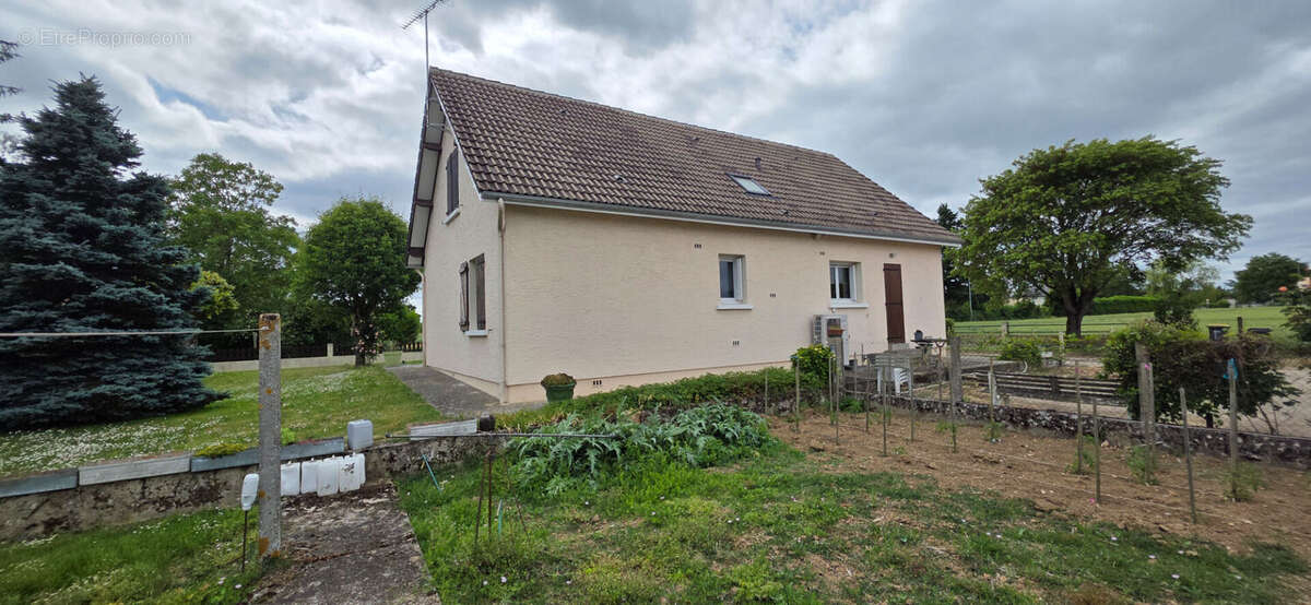 Maison à PLEUMARTIN