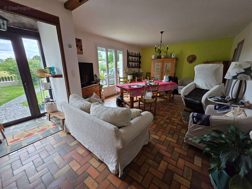 Maison à PLEUMARTIN