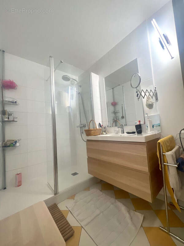 Appartement à SARTROUVILLE