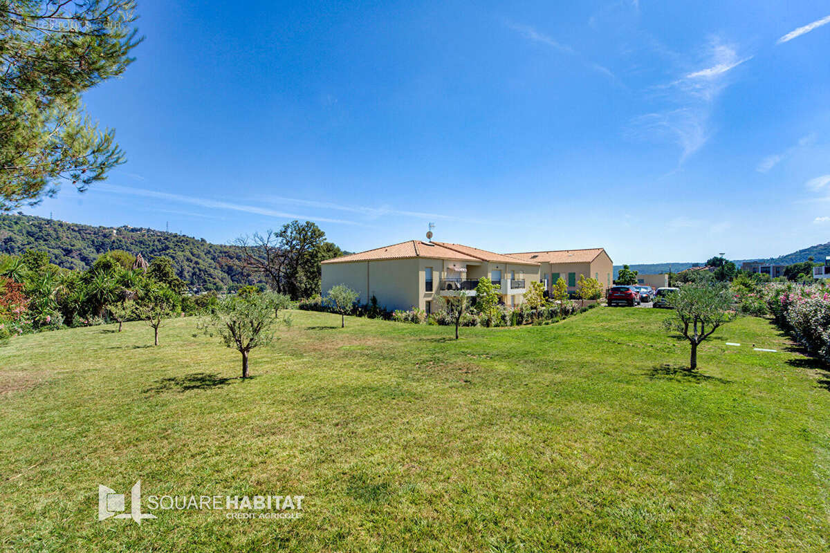 Appartement à CARROS