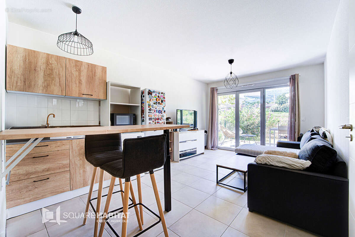 Appartement à CARROS