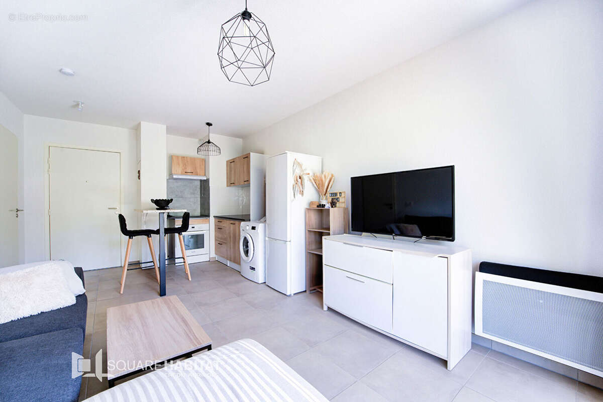 Appartement à CARROS