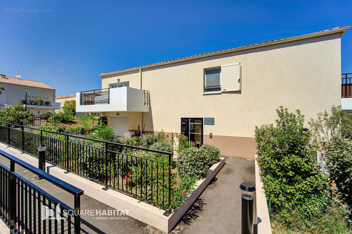 Appartement à CARROS