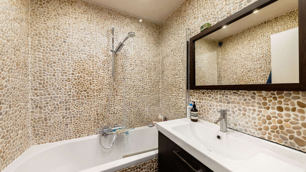 Appartement à LEVALLOIS-PERRET