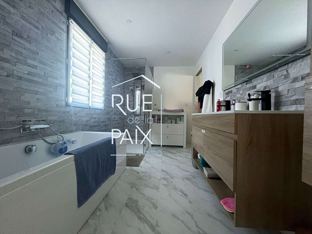 Maison à CHATELLERAULT