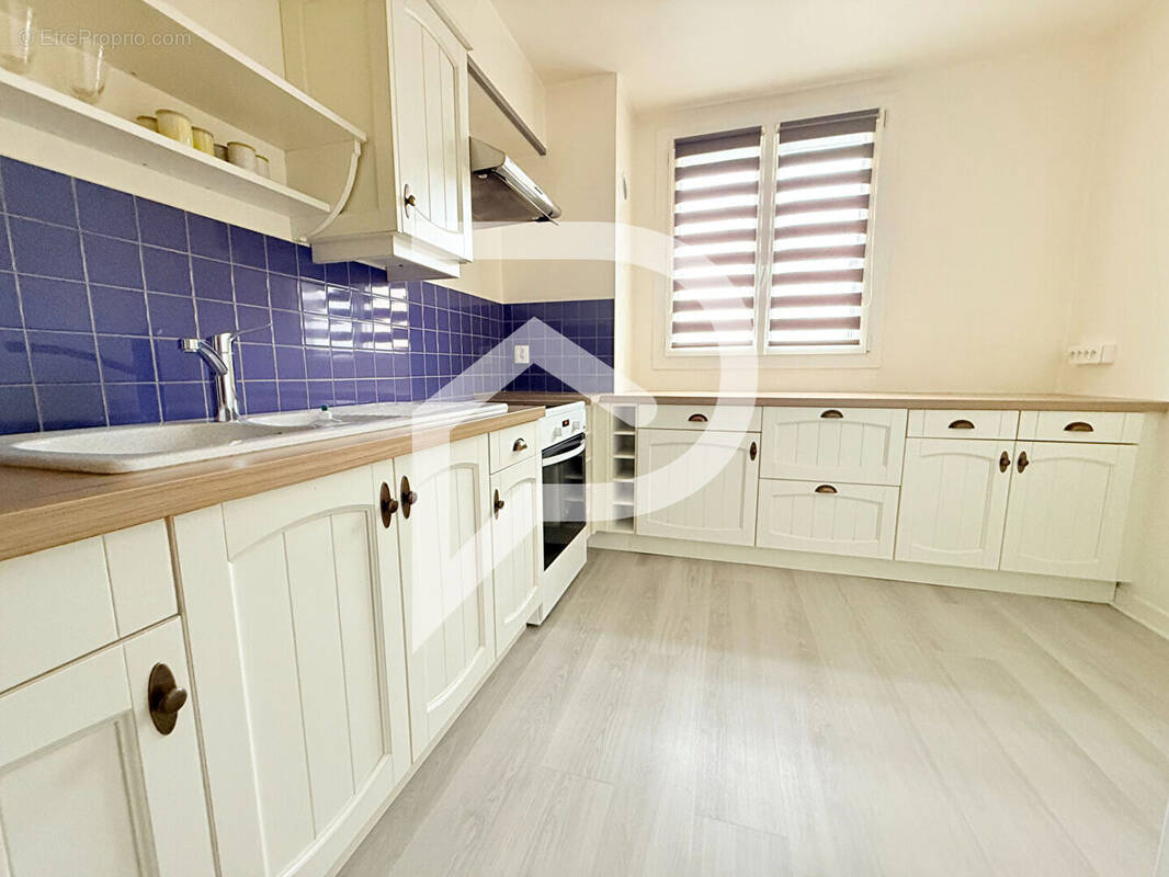 Appartement à SAINT-VAAST-LES-MELLO