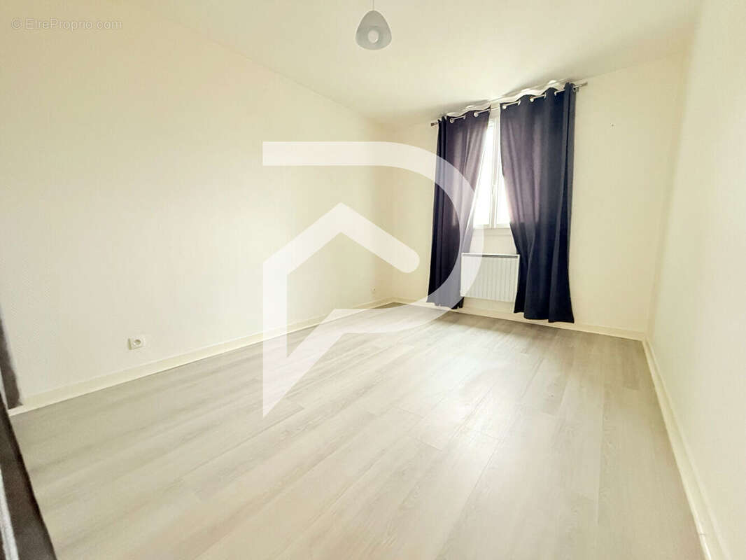 Appartement à SAINT-VAAST-LES-MELLO