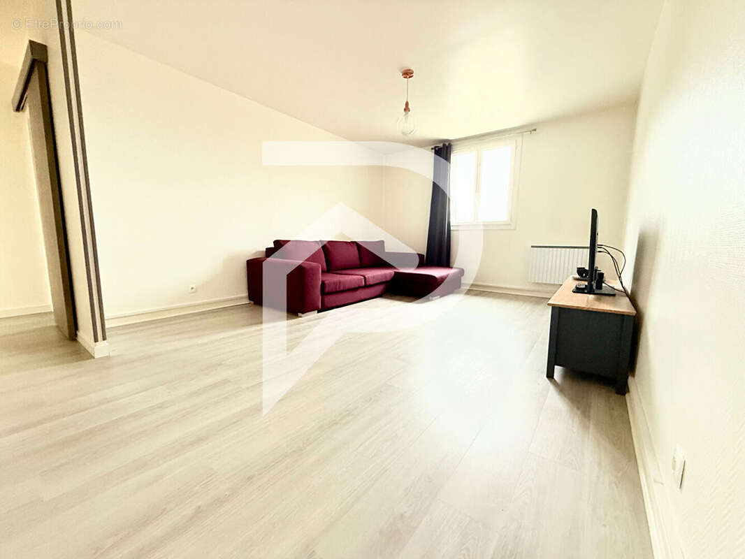 Appartement à SAINT-VAAST-LES-MELLO