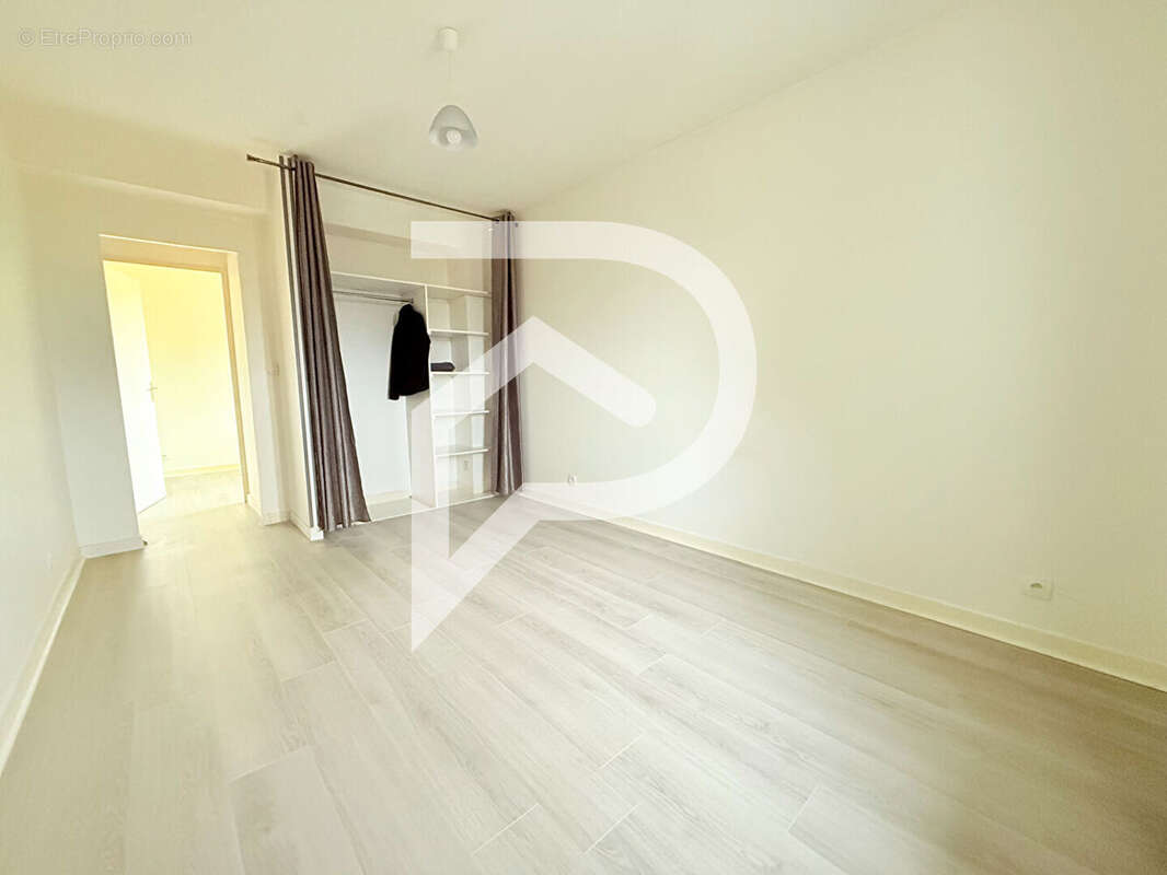 Appartement à SAINT-VAAST-LES-MELLO