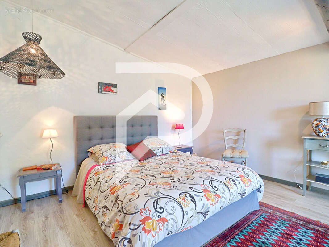 Maison à FORCALQUIER