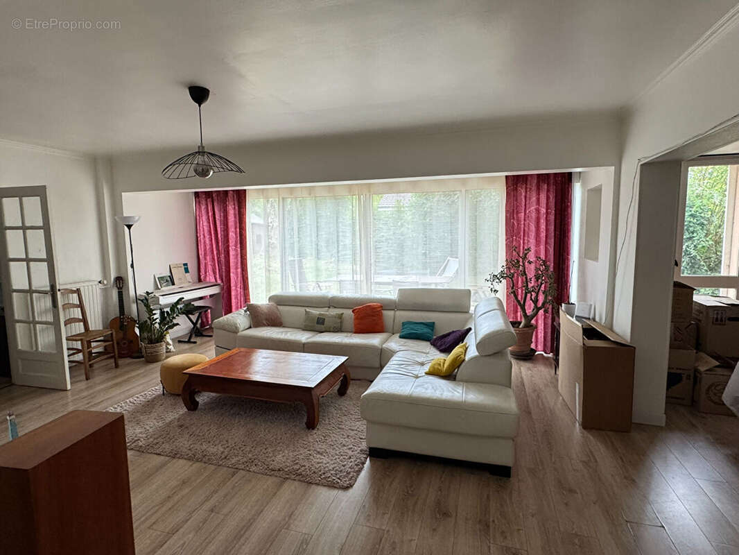 Maison à FEUCHEROLLES