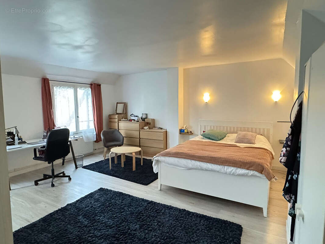 Maison à FEUCHEROLLES