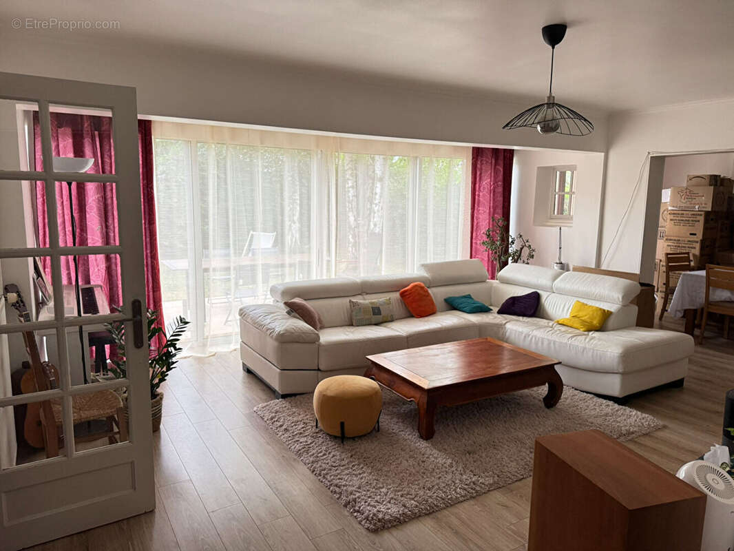 Maison à FEUCHEROLLES