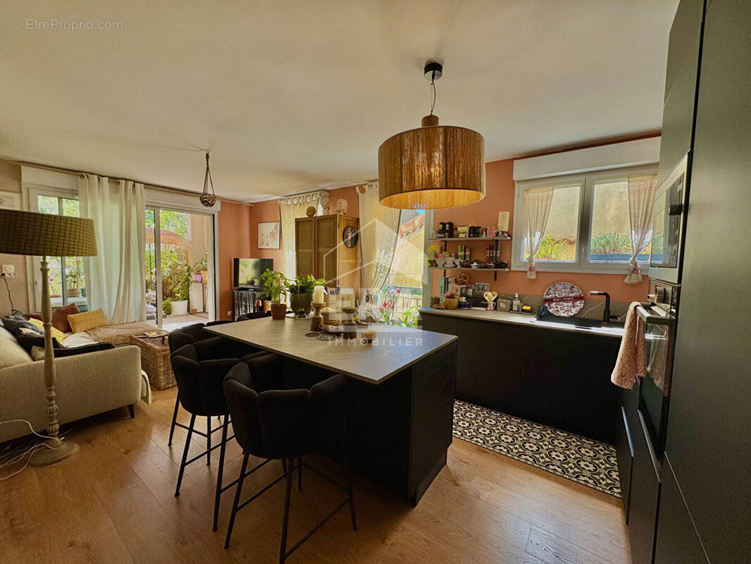 Appartement à SAINT-CYR-SUR-MER