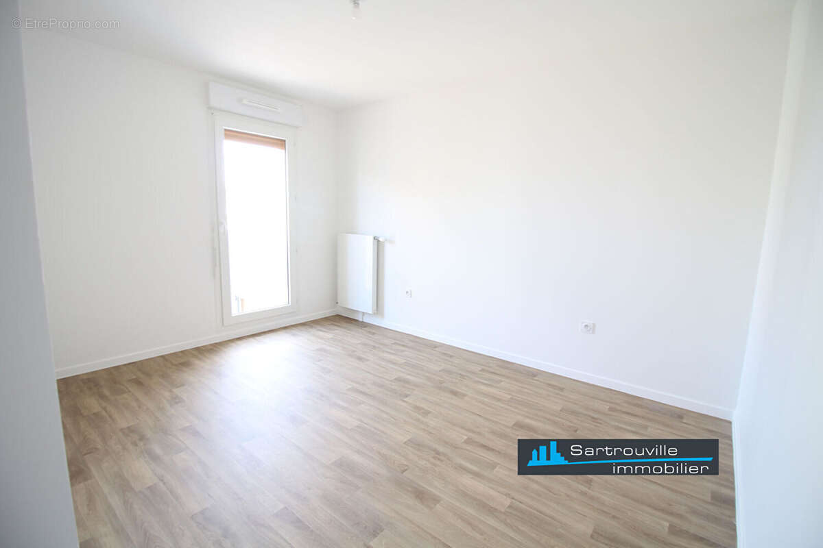 Appartement à SARTROUVILLE