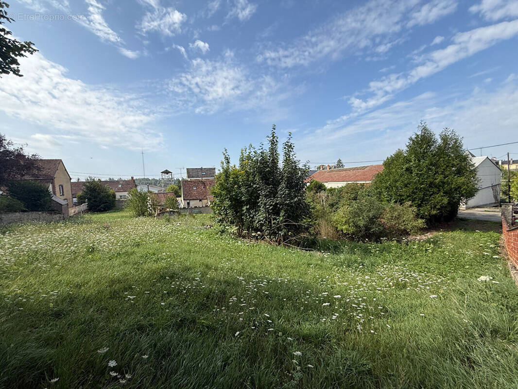 Terrain à NONANCOURT