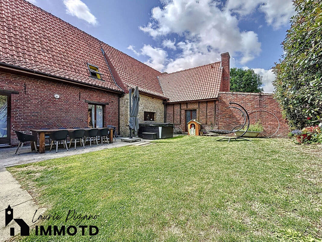 Maison à HOUTKERQUE