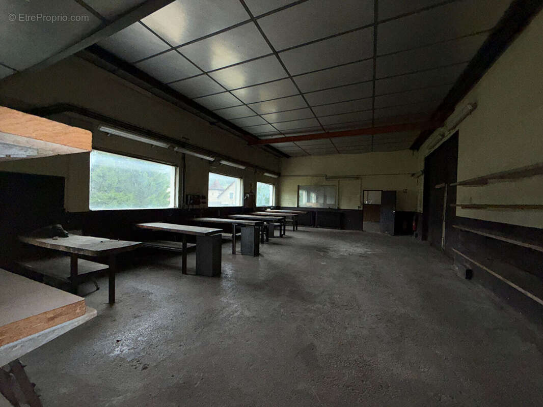 Commerce à LONS-LE-SAUNIER