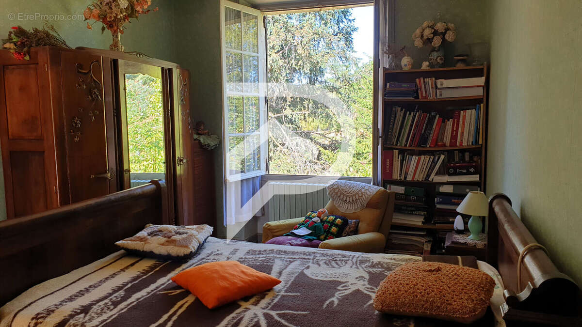 Maison à SALIGNAC-EYVIGUES