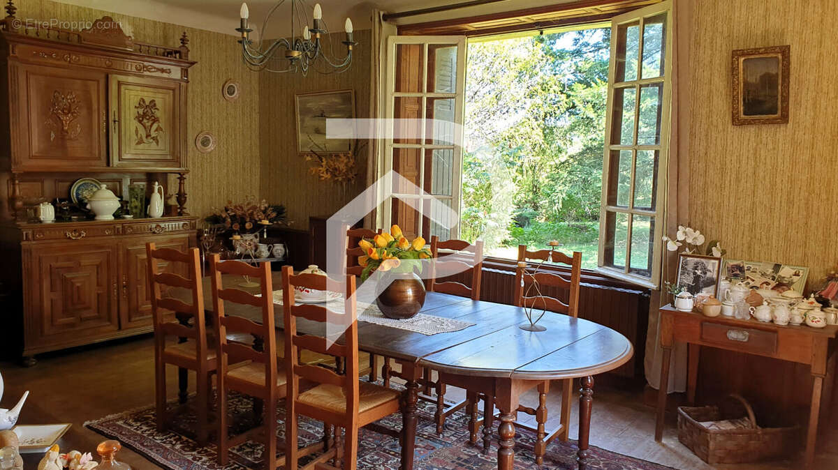 Maison à SALIGNAC-EYVIGUES