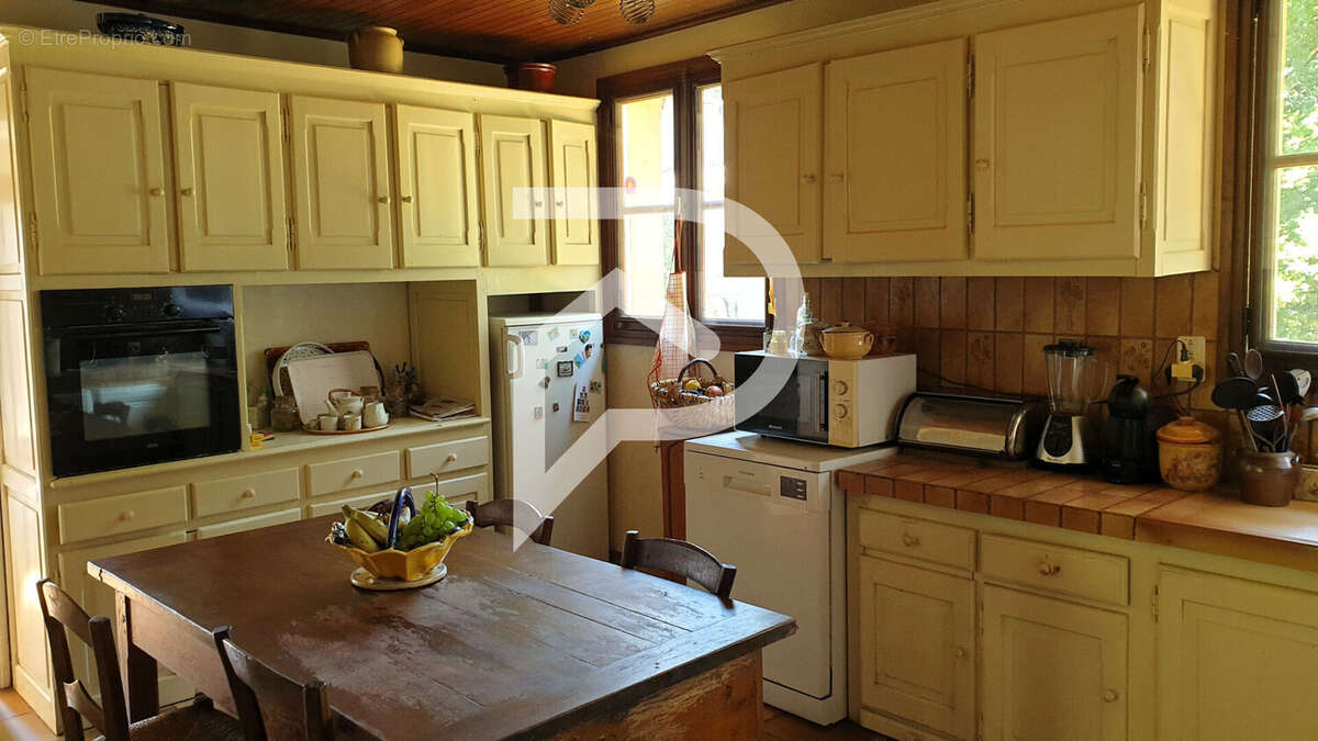 Maison à SALIGNAC-EYVIGUES