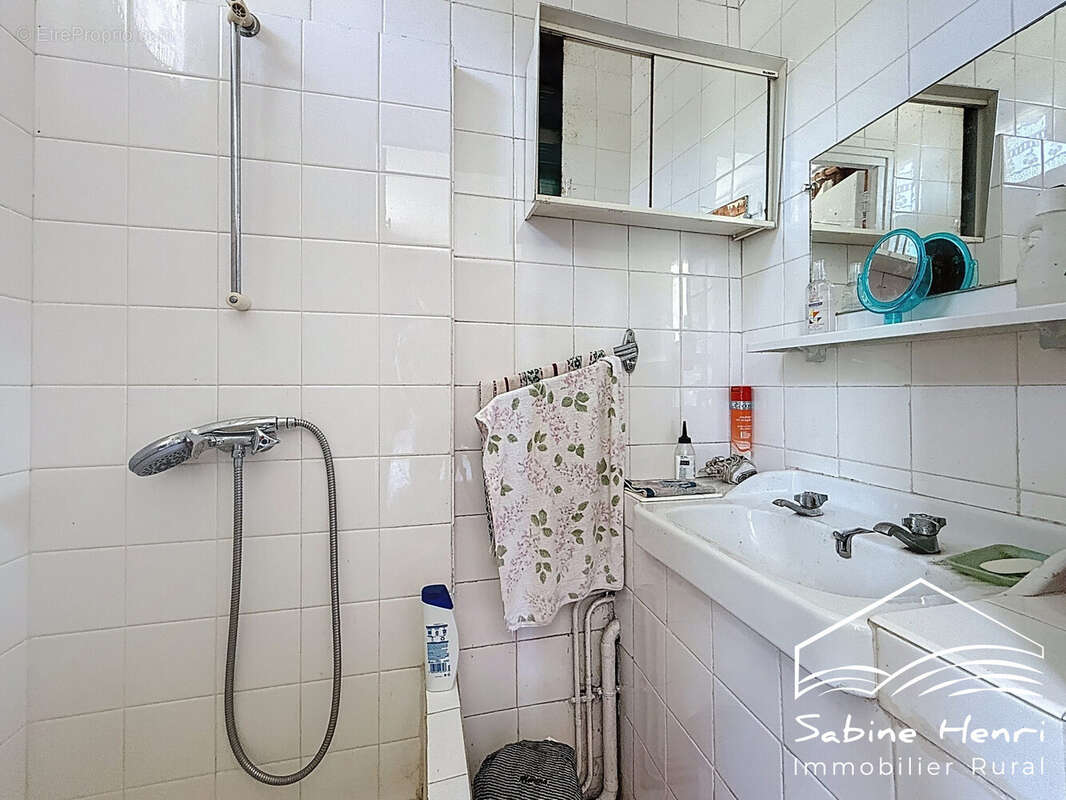 Maison à MIRANDOL-BOURGNOUNAC