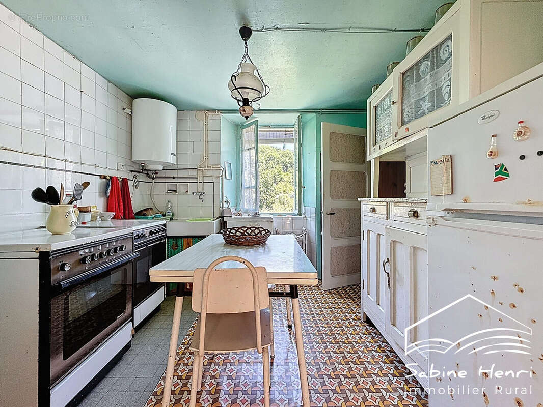 Maison à MIRANDOL-BOURGNOUNAC