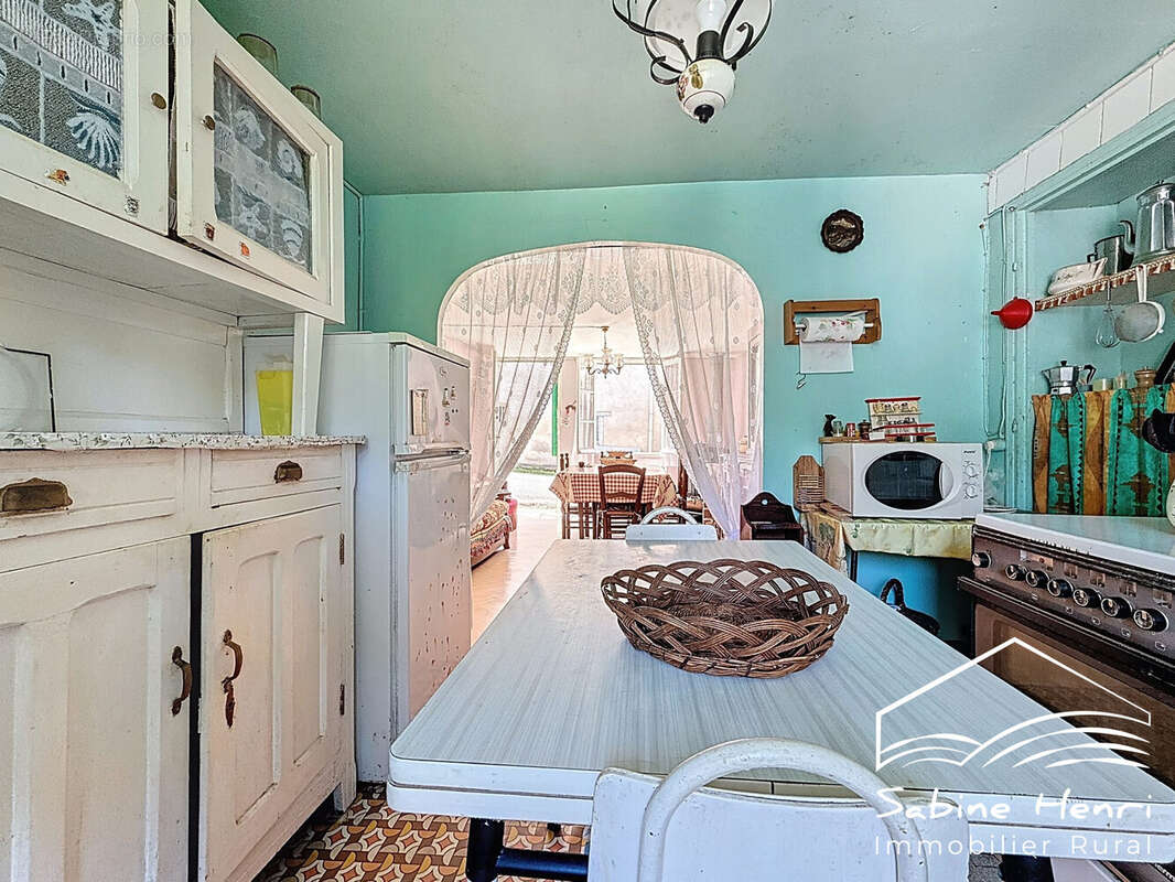 Maison à MIRANDOL-BOURGNOUNAC