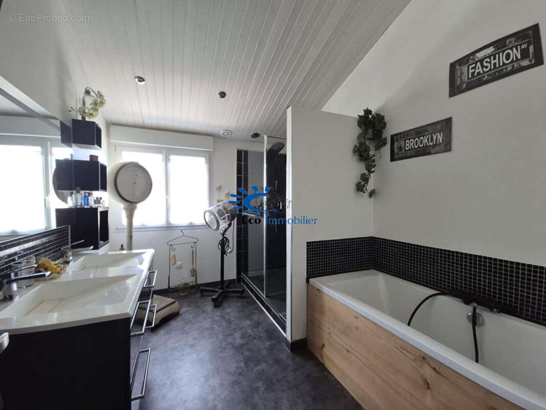 Maison à DOMPIERRE-SUR-MER