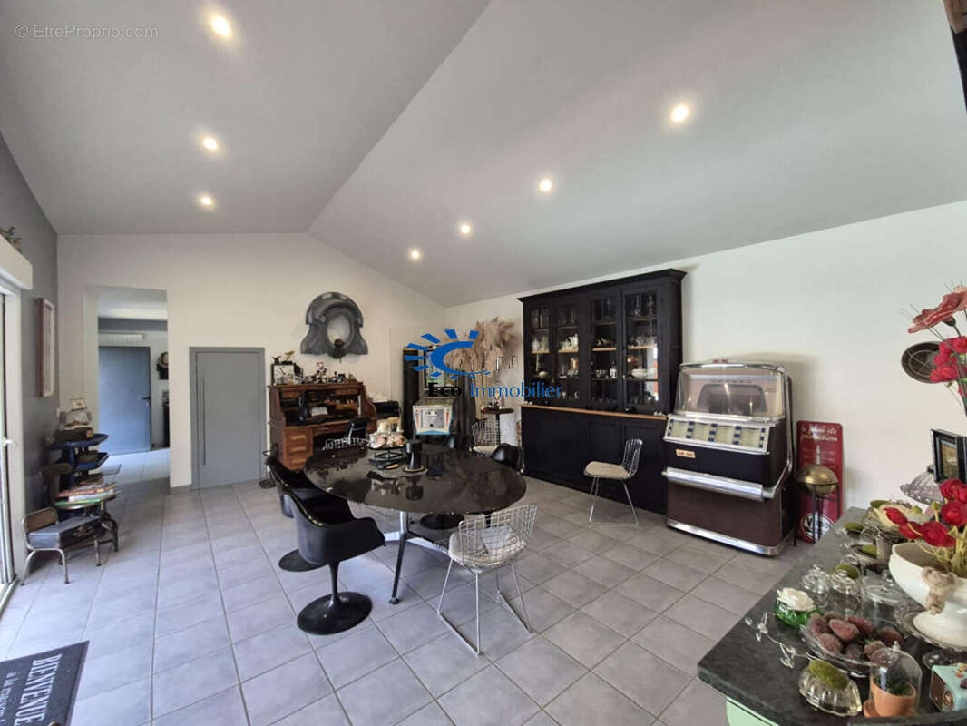 Maison à DOMPIERRE-SUR-MER