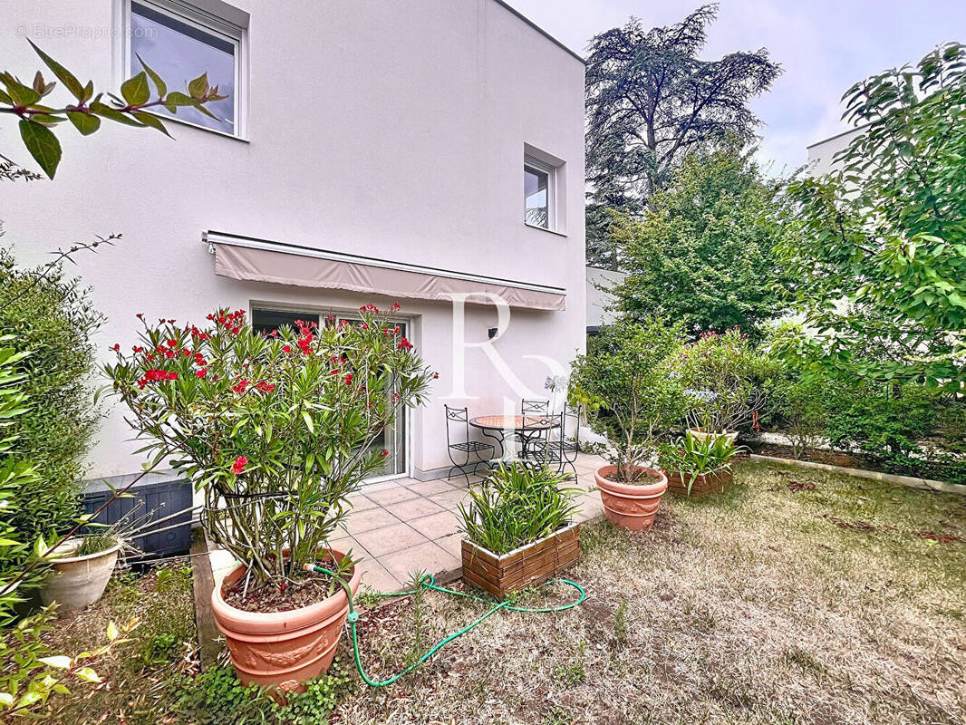 Appartement à CRAPONNE