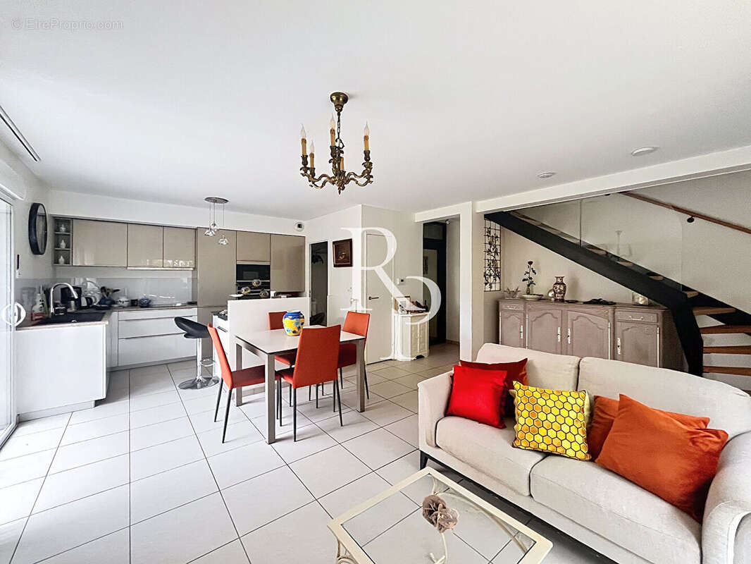 Appartement à CRAPONNE