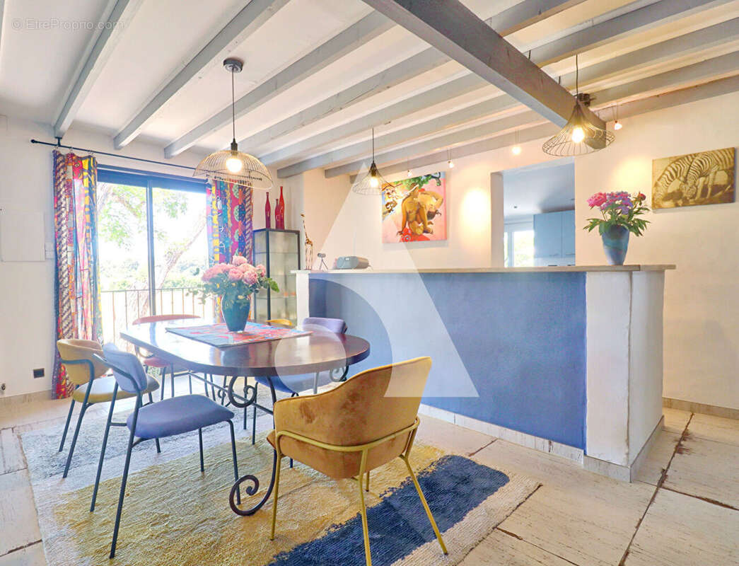 Maison à FORCALQUIER