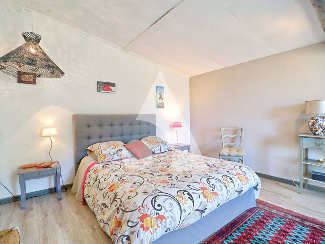 Maison à FORCALQUIER