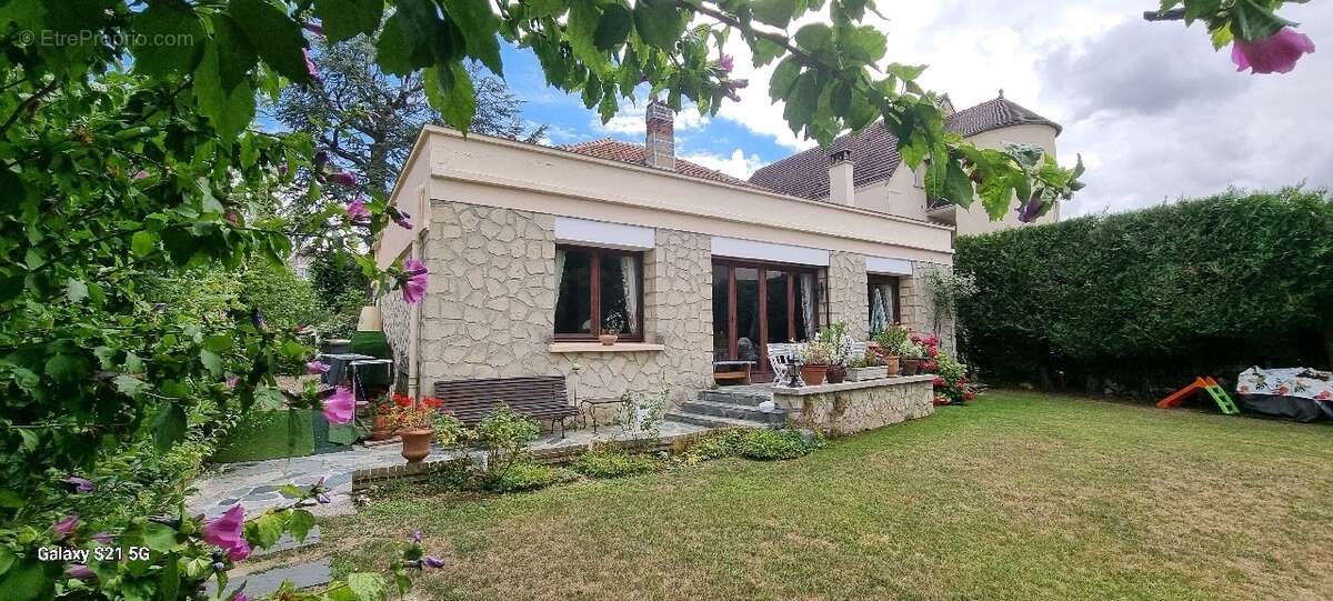 Maison à BONNIERES-SUR-SEINE