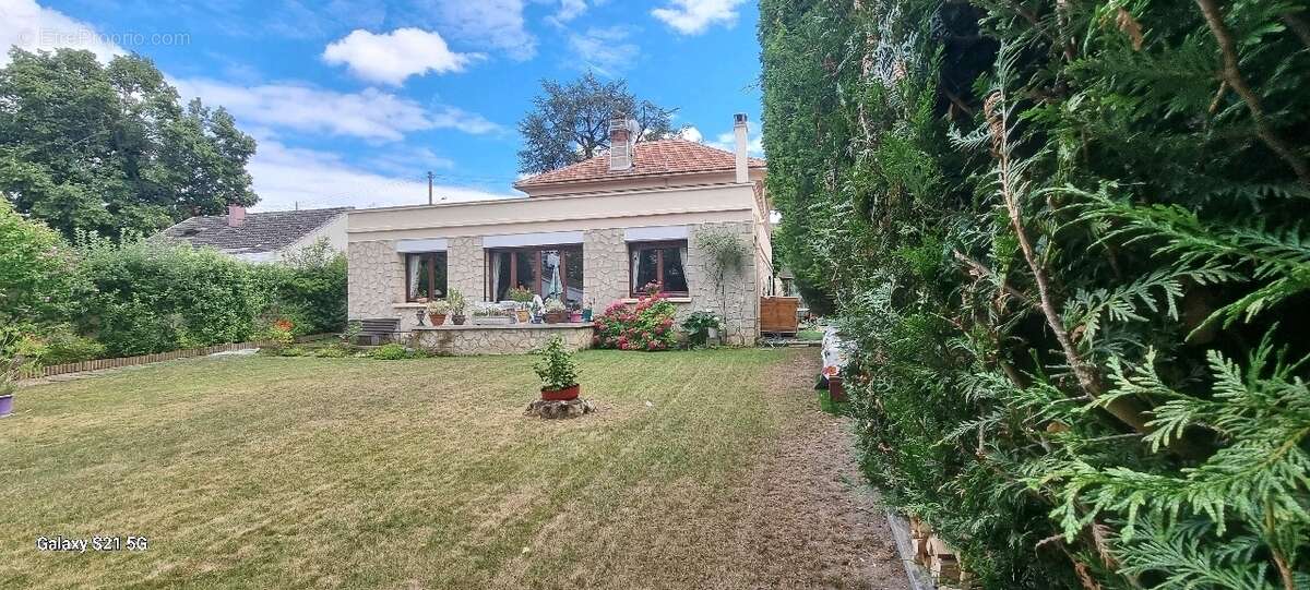 Maison à BONNIERES-SUR-SEINE