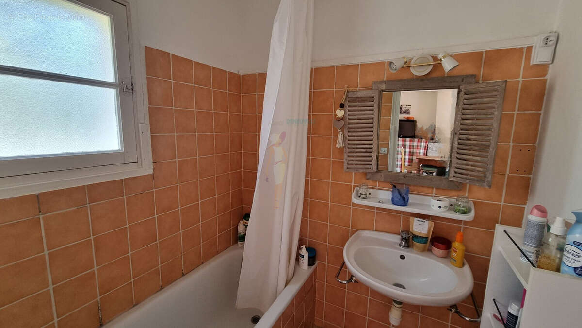 Maison à LES ISSAMBRES