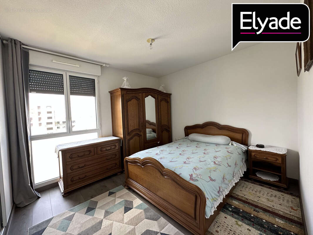 Appartement à BEAUZELLE