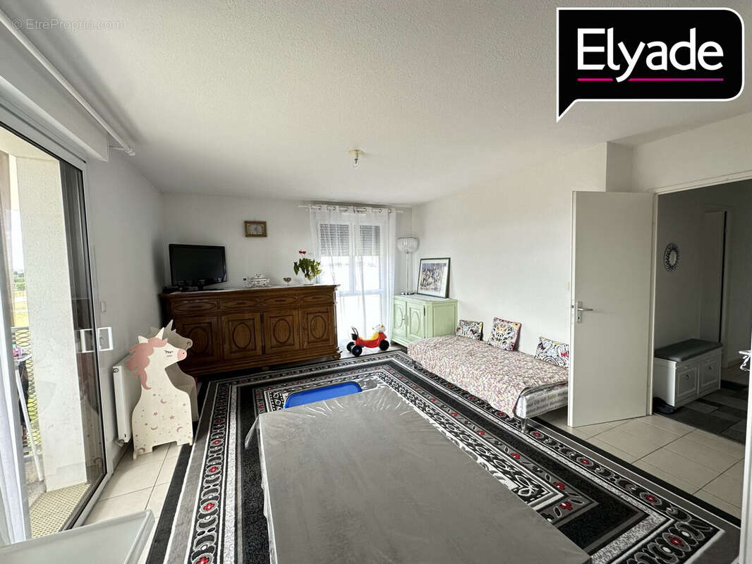 Appartement à BEAUZELLE