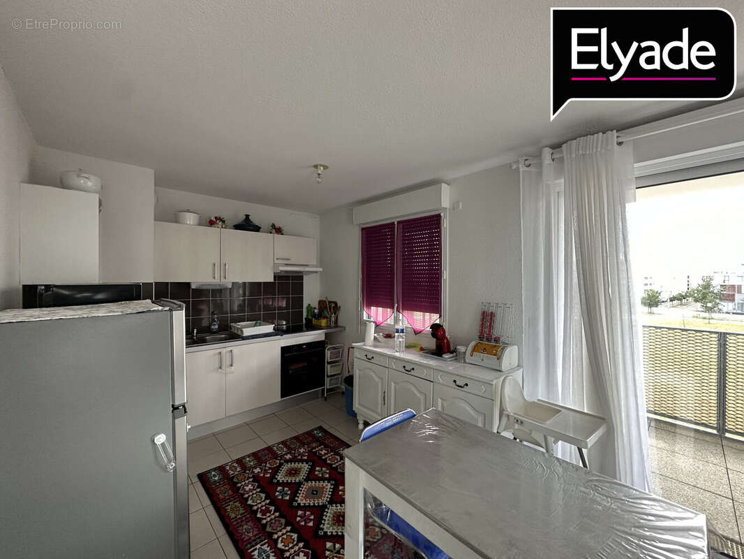 Appartement à BEAUZELLE