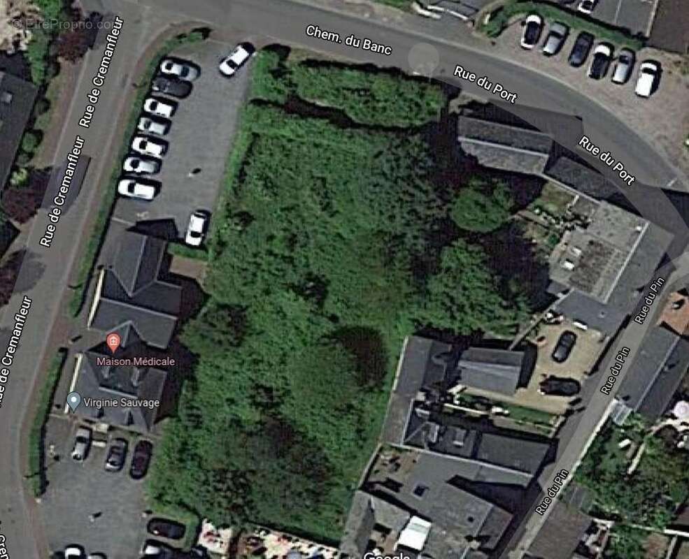 Terrain à LA RIVIERE-SAINT-SAUVEUR