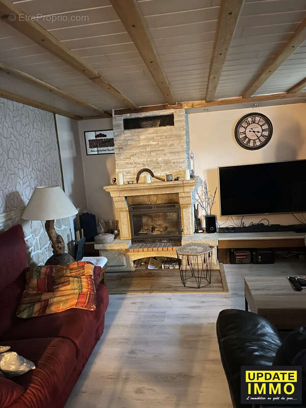 Maison à DOMBROT-LE-SEC