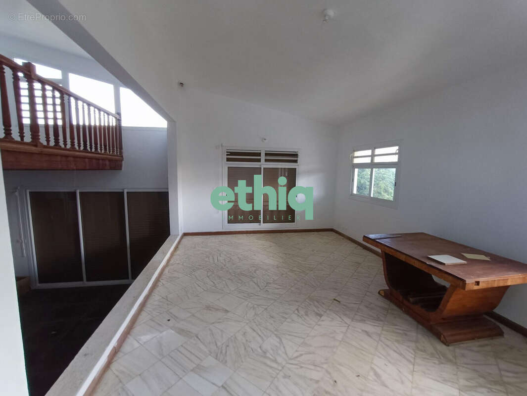 Maison à PETIT-BOURG