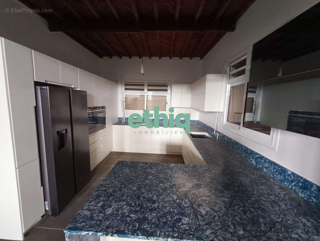 Maison à PETIT-BOURG