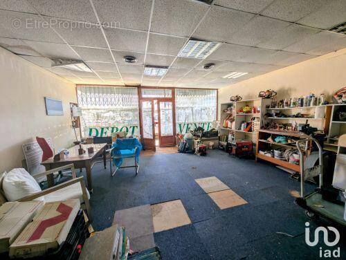 Photo 1 - Commerce à LES MUREAUX