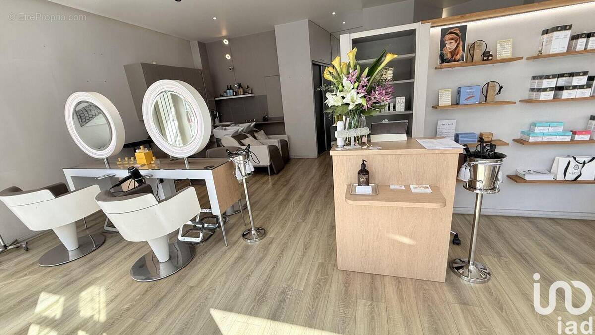 Photo 1 - Commerce à PARIS-8E