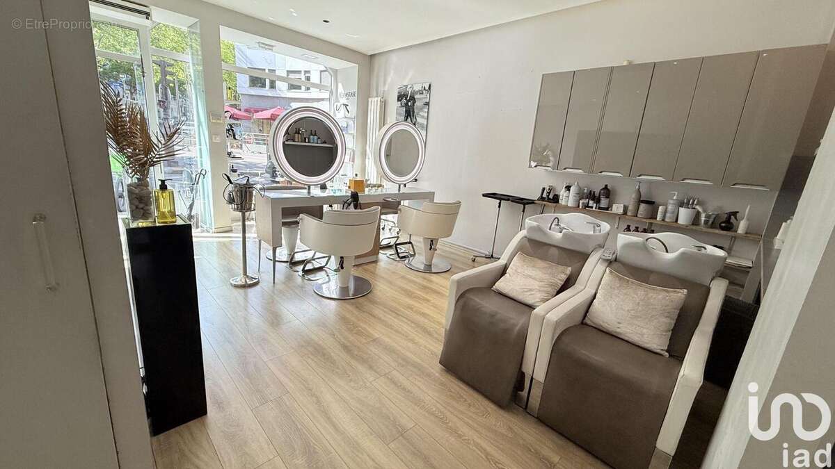 Photo 3 - Commerce à PARIS-8E