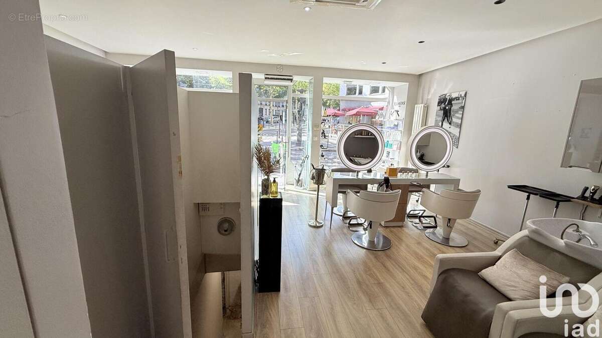 Photo 4 - Commerce à PARIS-8E